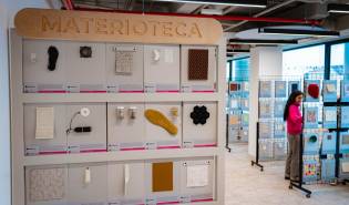 Materioteca única en España y que consta de una plataforma digital de más de 8.000 referencias internacionales y alrededor de 1.000 muestras físicas.