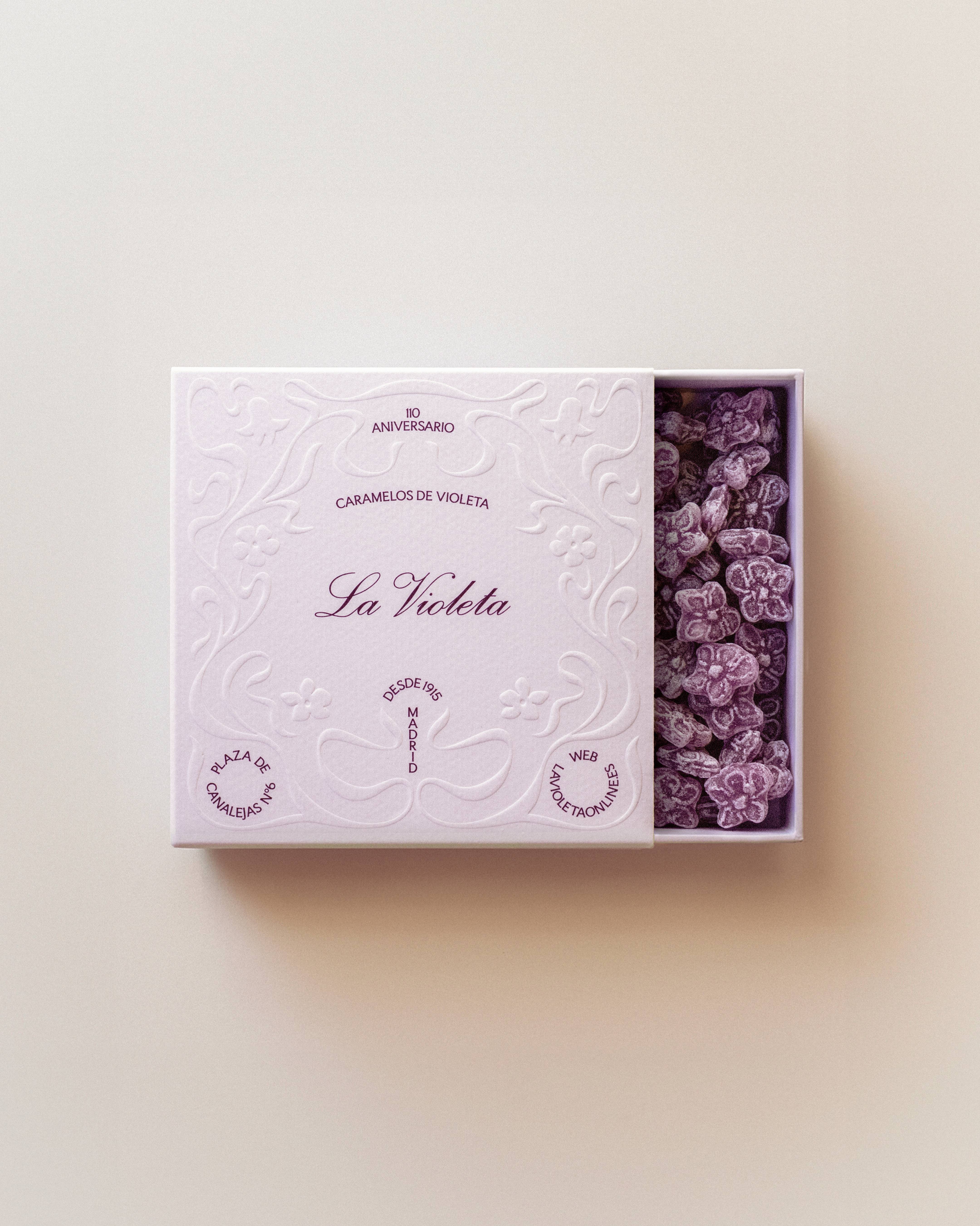 Diseño de Alba Castro y Daniela González para La Violeta