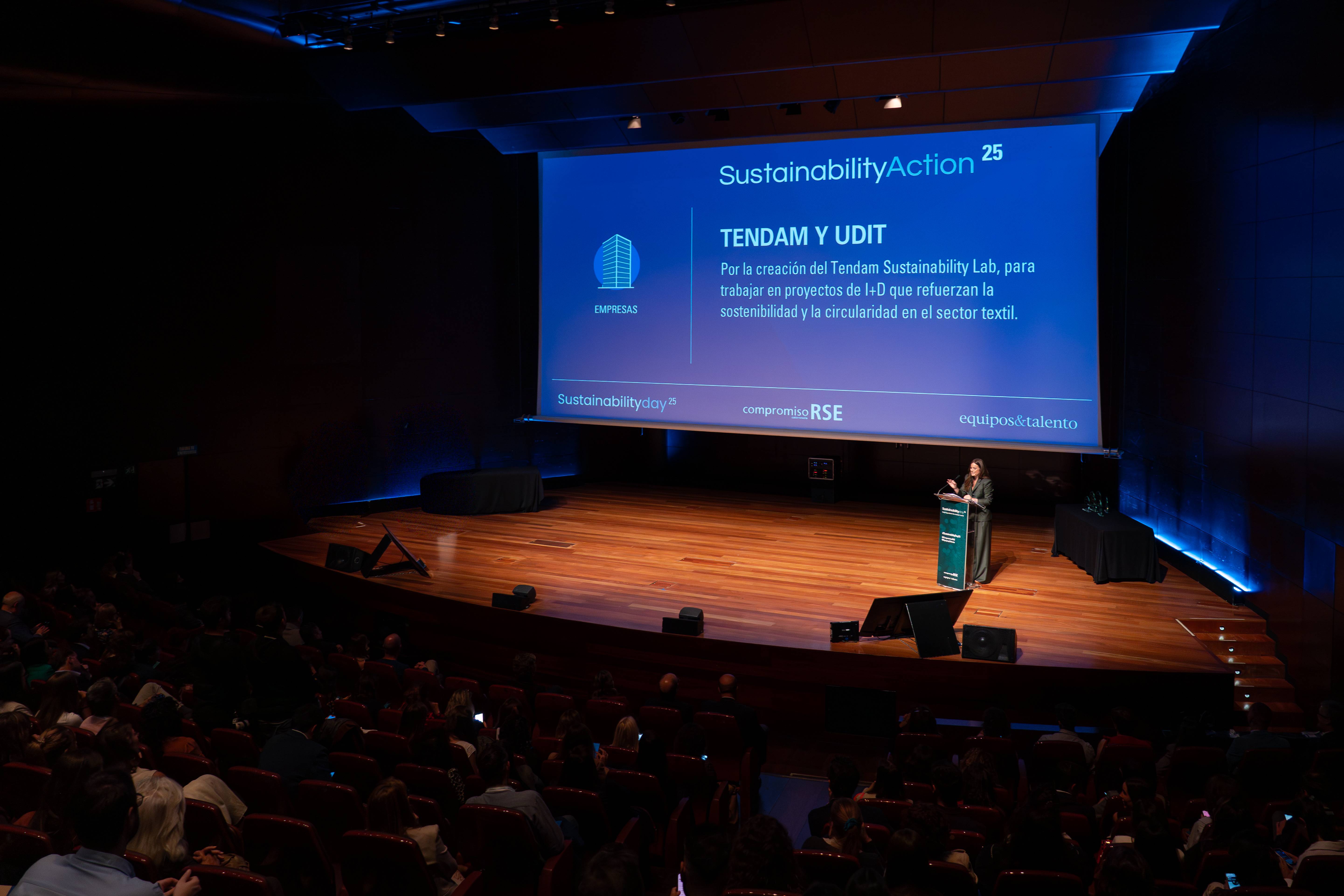 UDIT y TENDAM, premiados por CompromisoRSE por el desarrollo del Tendam Sustainability Lab  