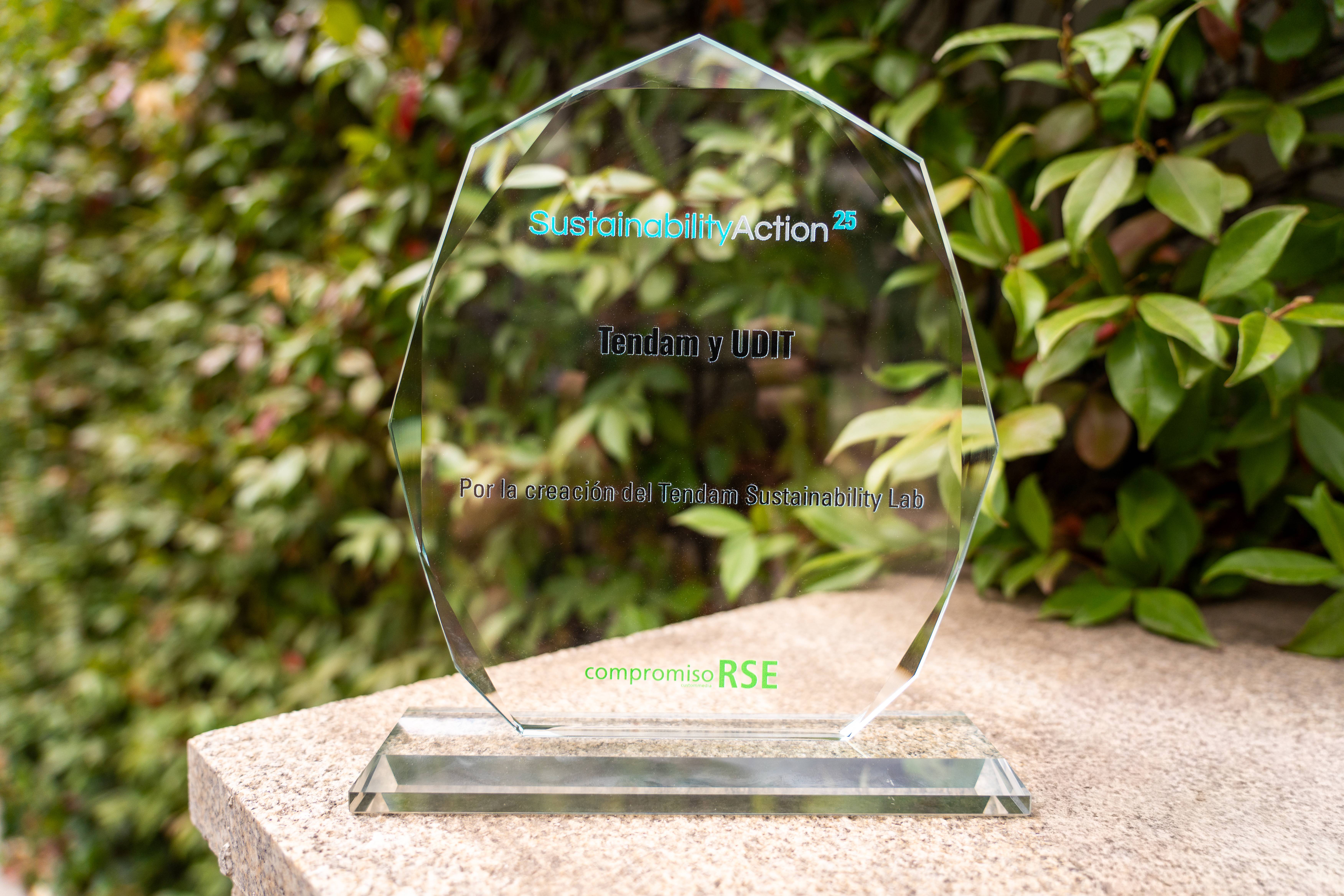 UDIT y TENDAM, premiados por CompromisoRSE por el desarrollo del Tendam Sustainability Lab  