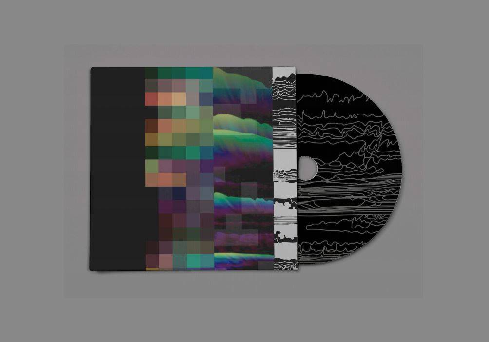 Una portada de álbum con un diseño abstracto y un disco negro al lado.