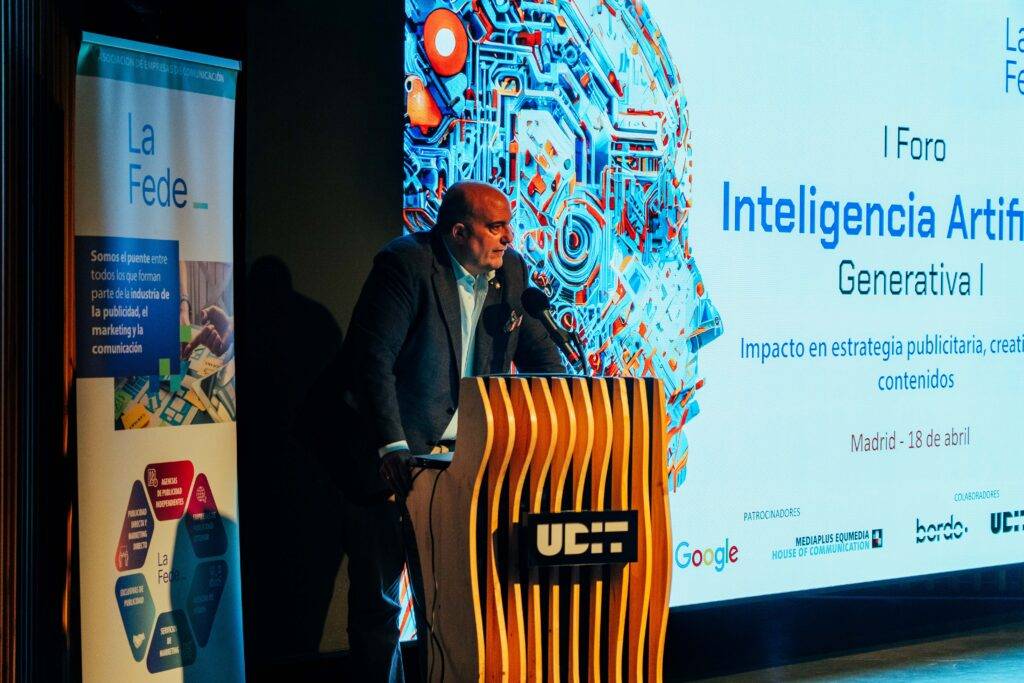Presentación en el I Foro de Inteligencia Artificial Generativa en Madrid.
