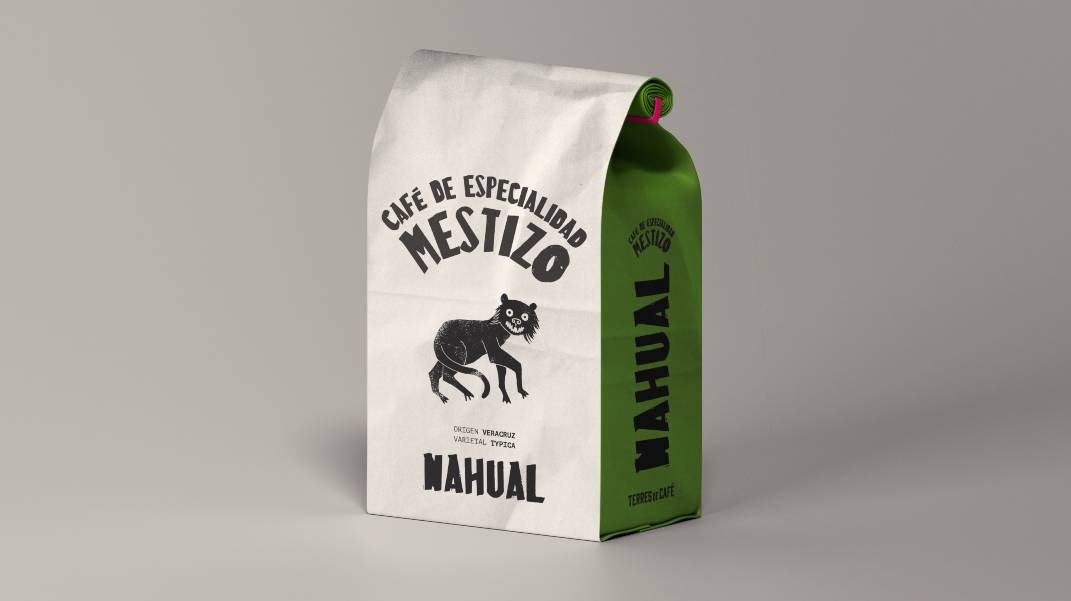 Una bolsa de café de especialidad con el nombre Mestizo y detalles gráficos en blanco y negro.