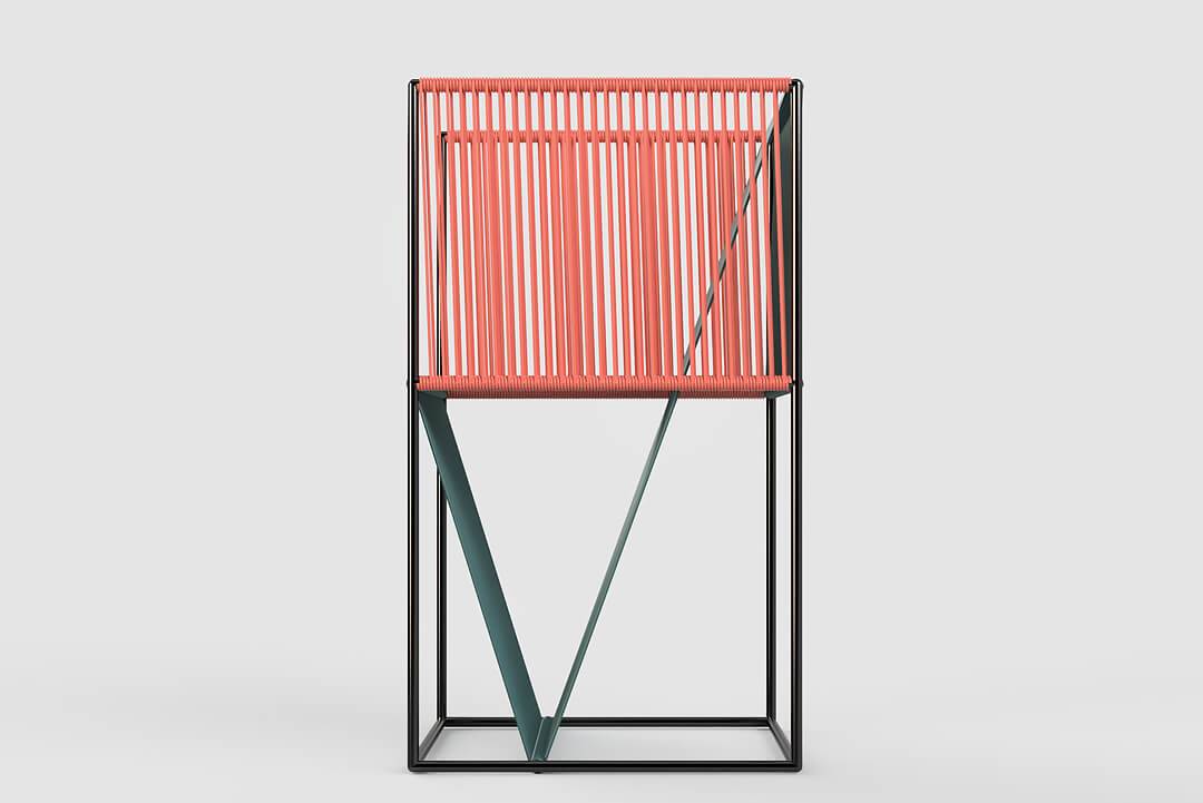 Una silla moderna con un diseño geométrico y un respaldo de cuerdas rojas.