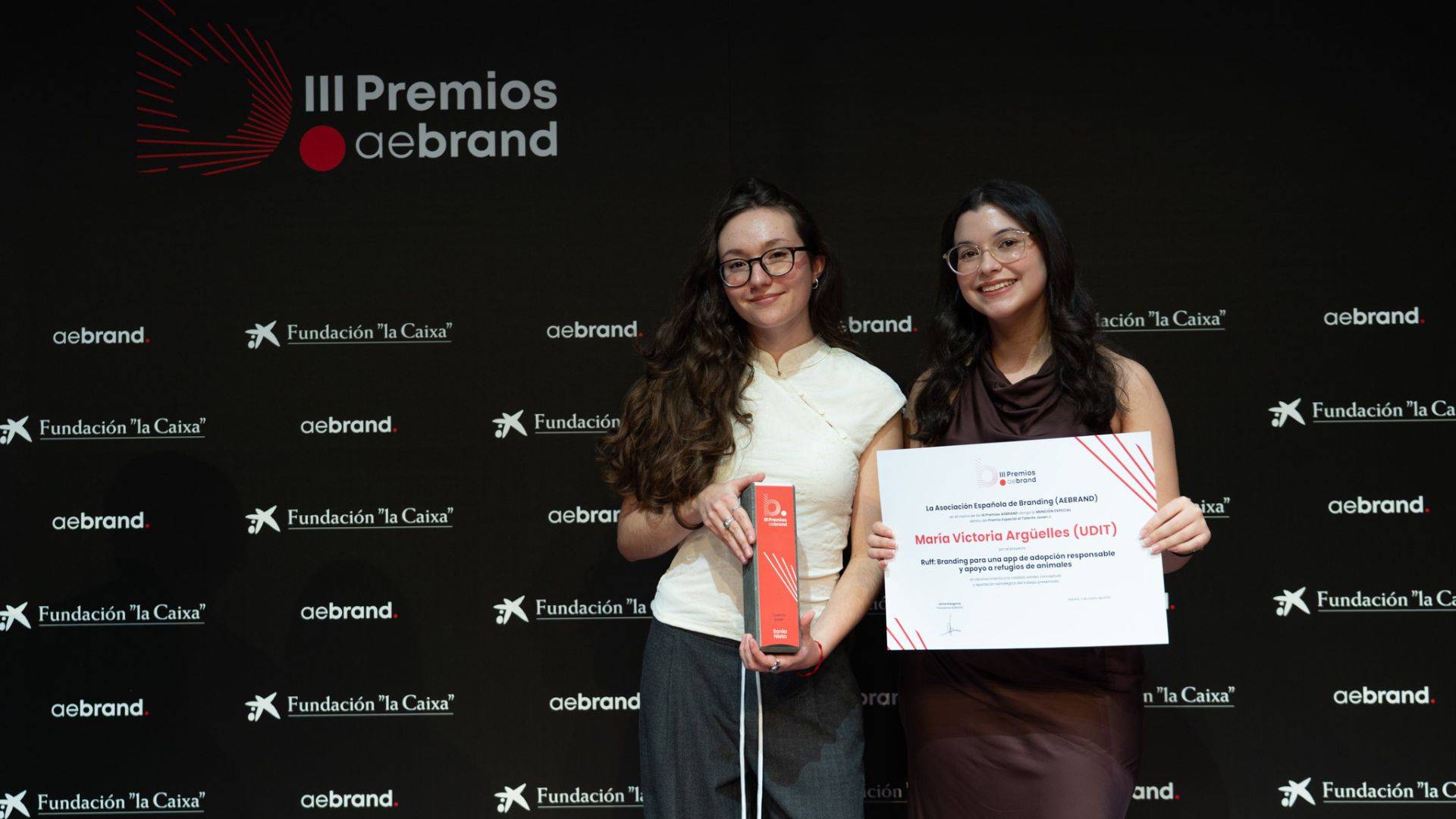 Sofía Nieto y María Victoria Argüelles, alumni de UDIT, galardonadas en los Premios AEBRAND 2026 