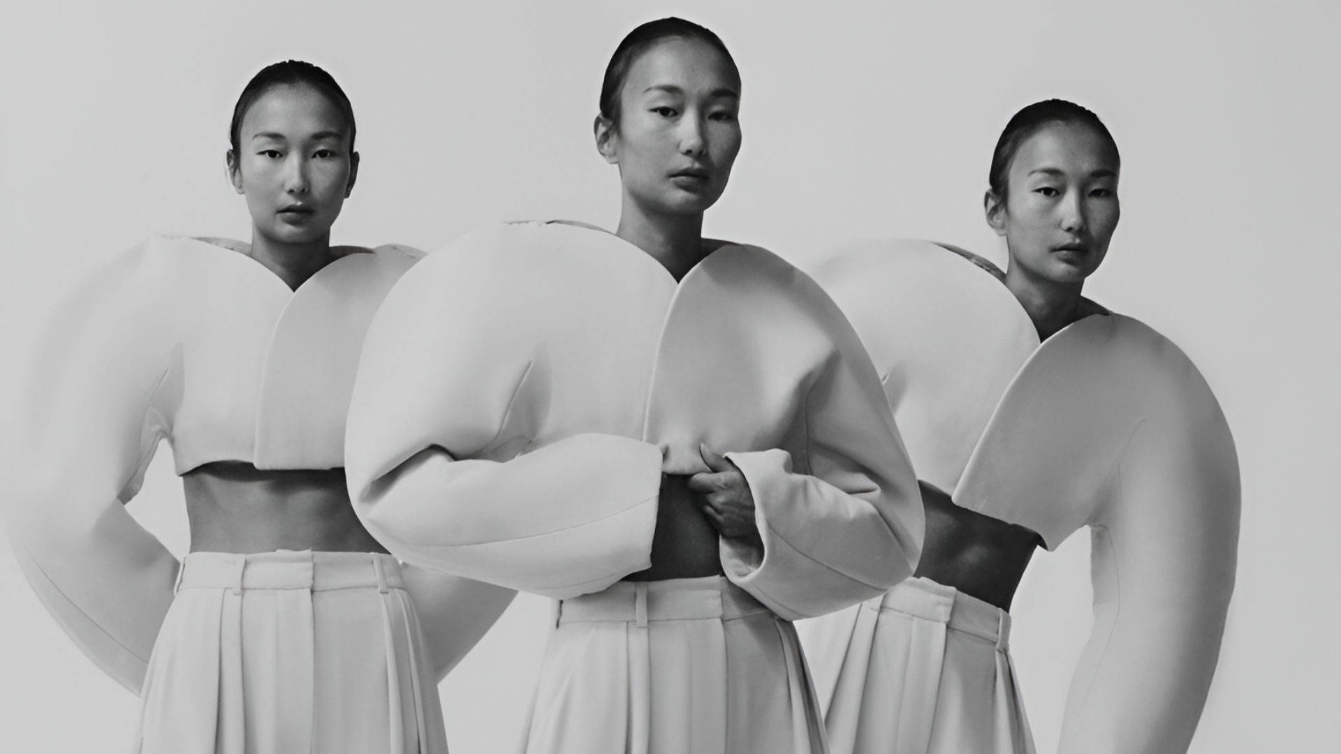 Blanca de Bonrostro, alumna del Grado en Diseño de Moda, gana el Premio Pierre Cardin Jóvenes Diseñadores con su diseño The Rounded Suit 