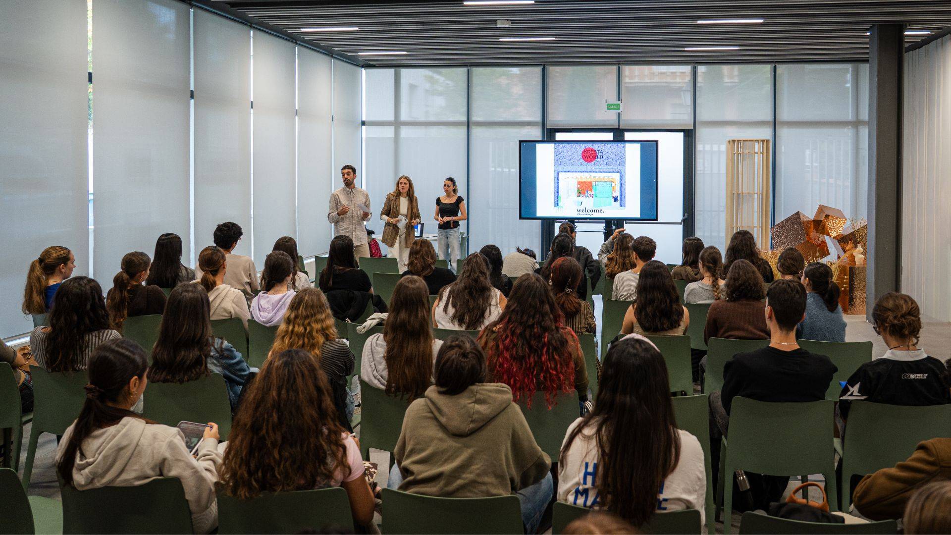 El estudio Lucas y Hernández Gil inaugura el ciclo de conferencias ‘Detalles que construyen’ del Grado en Diseño de Interiores 