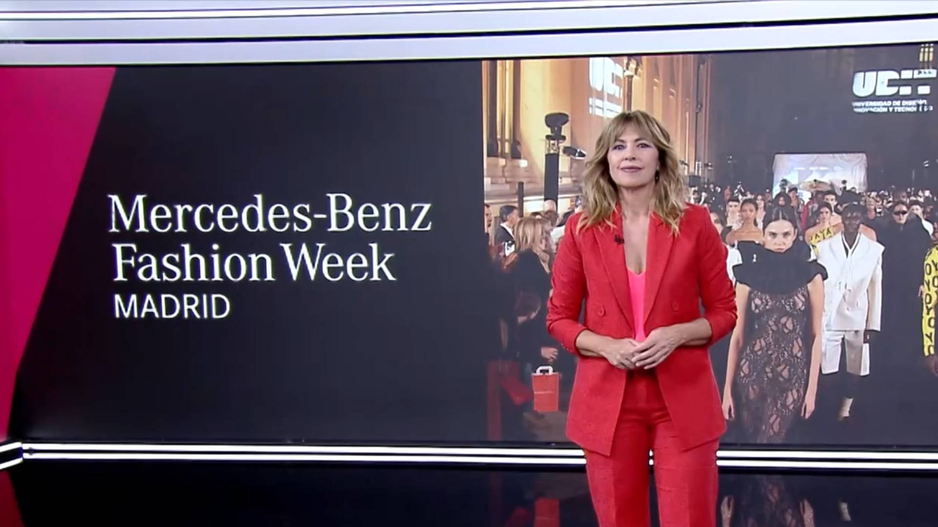 Una presentadora en un evento de moda en Madrid.