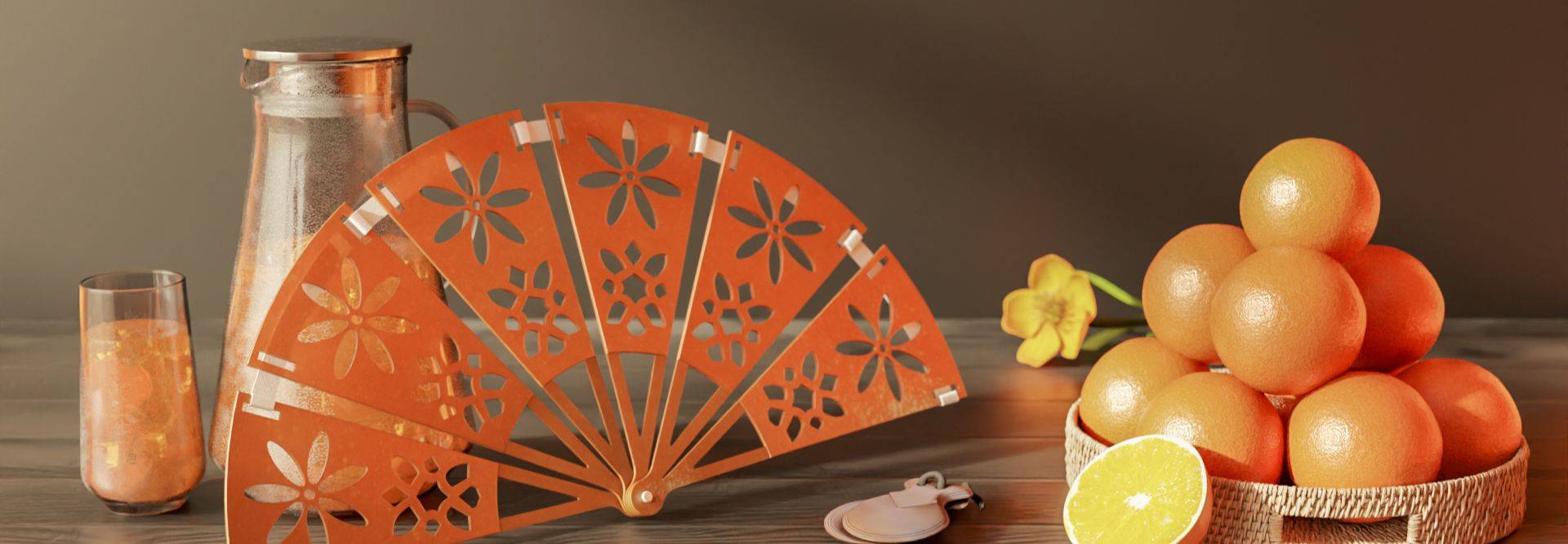 La imagen muestra un abanico decorativo y una montaña de naranjas sobre una mesa.