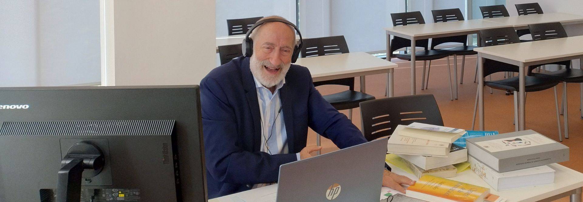 Más de 60 asistentes de España y Latinoamérica participan en el seminario de investigación impartido por Francisco García