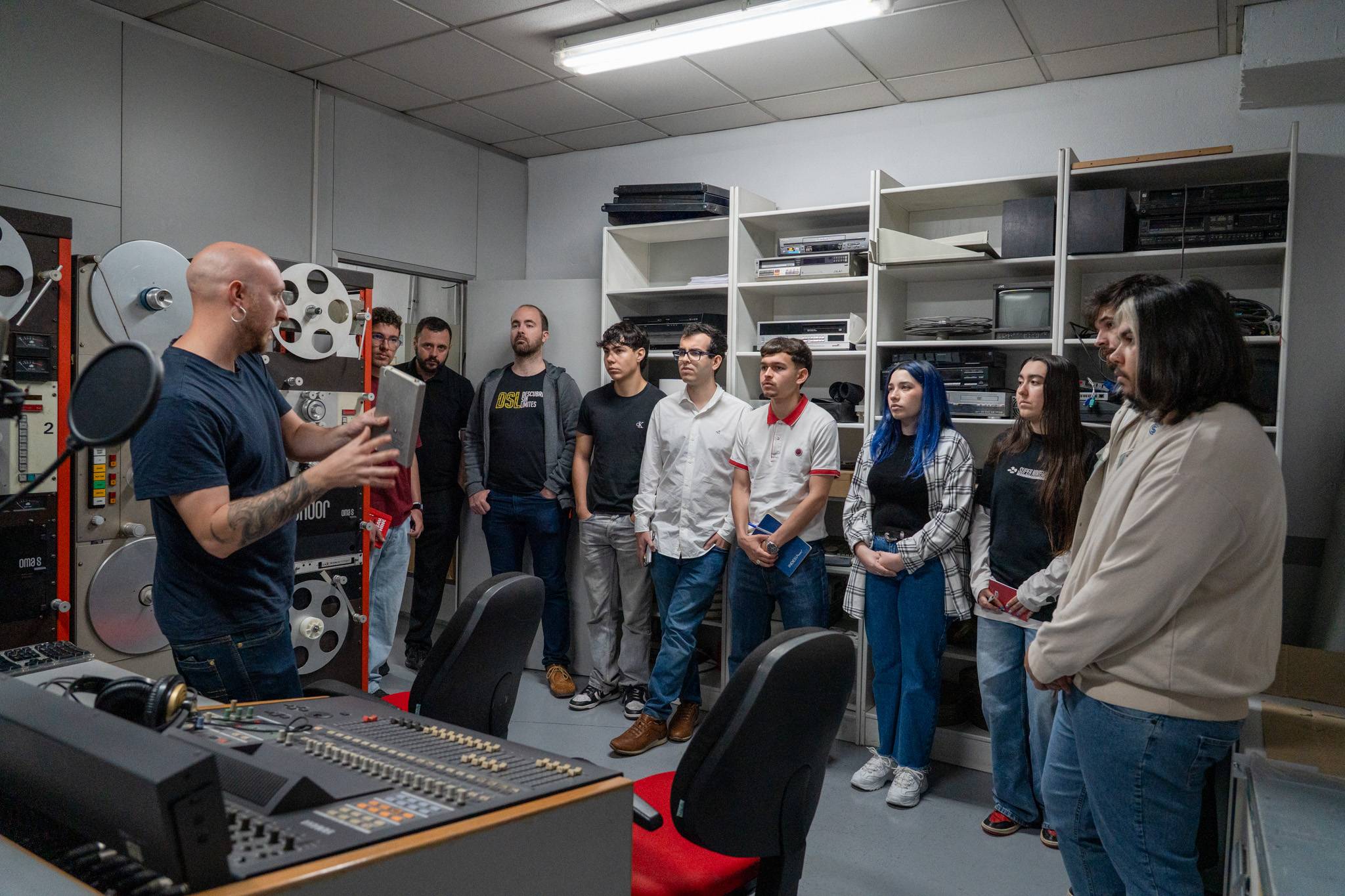 Un grupo de estudiantes del Grado en Diseño y Desarrollo de Videojuegos de UDIT presenta sus proyectos en la sede de FlixOlé