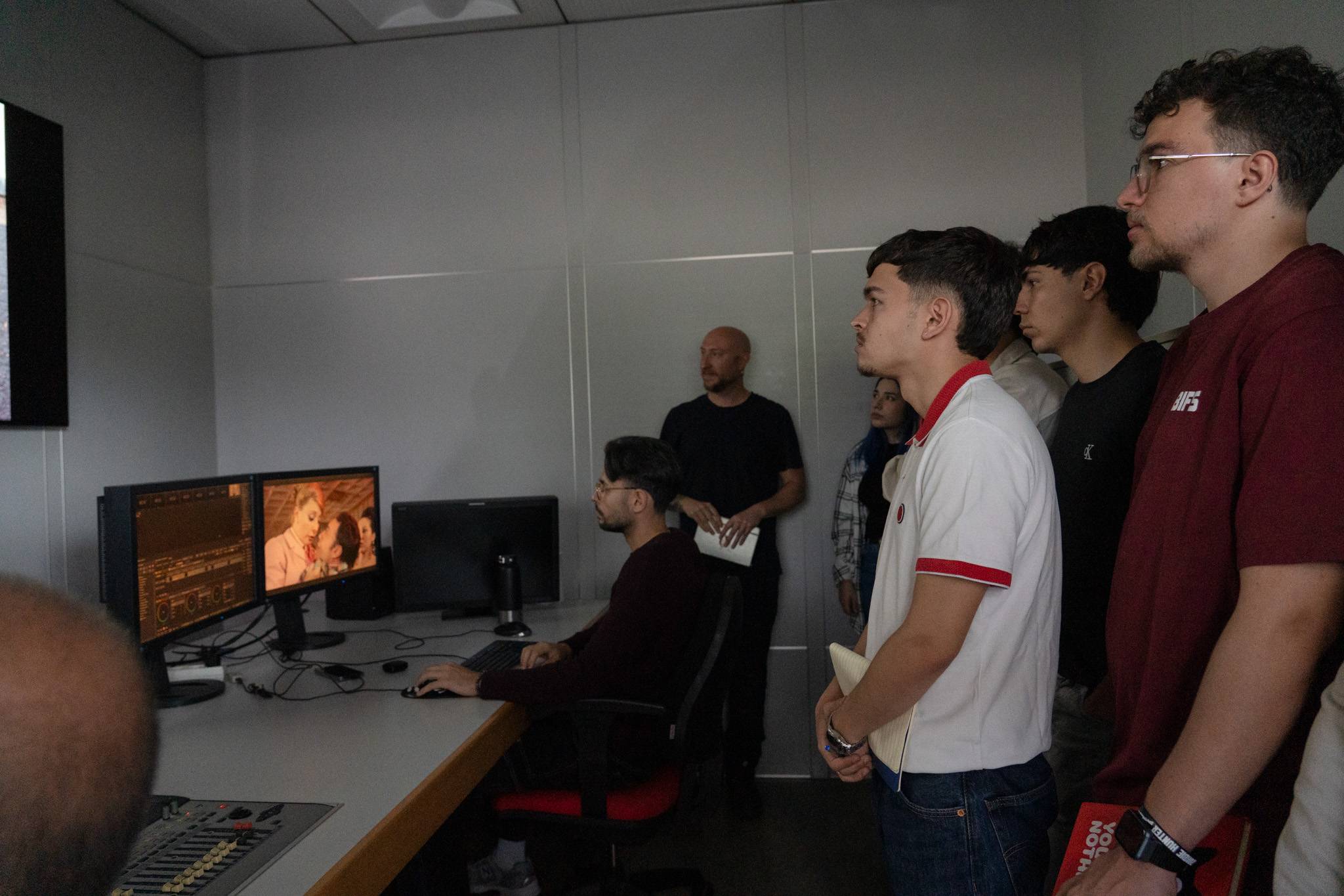 Un grupo de estudiantes del Grado en Diseño y Desarrollo de Videojuegos de UDIT presenta sus proyectos en la sede de FlixOlé