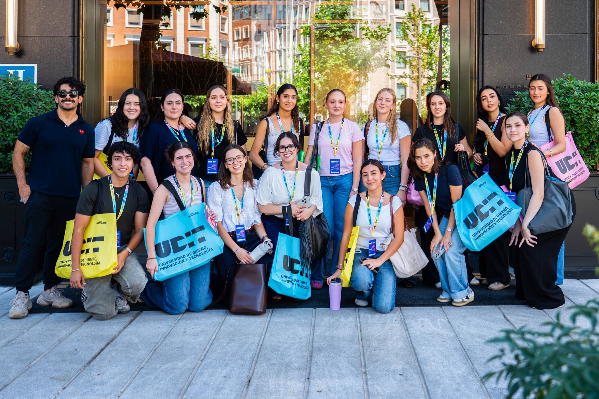 Un grupo de estudiantes de UDEM disfruta de un programa muldisciplinar de verano en UDIT 