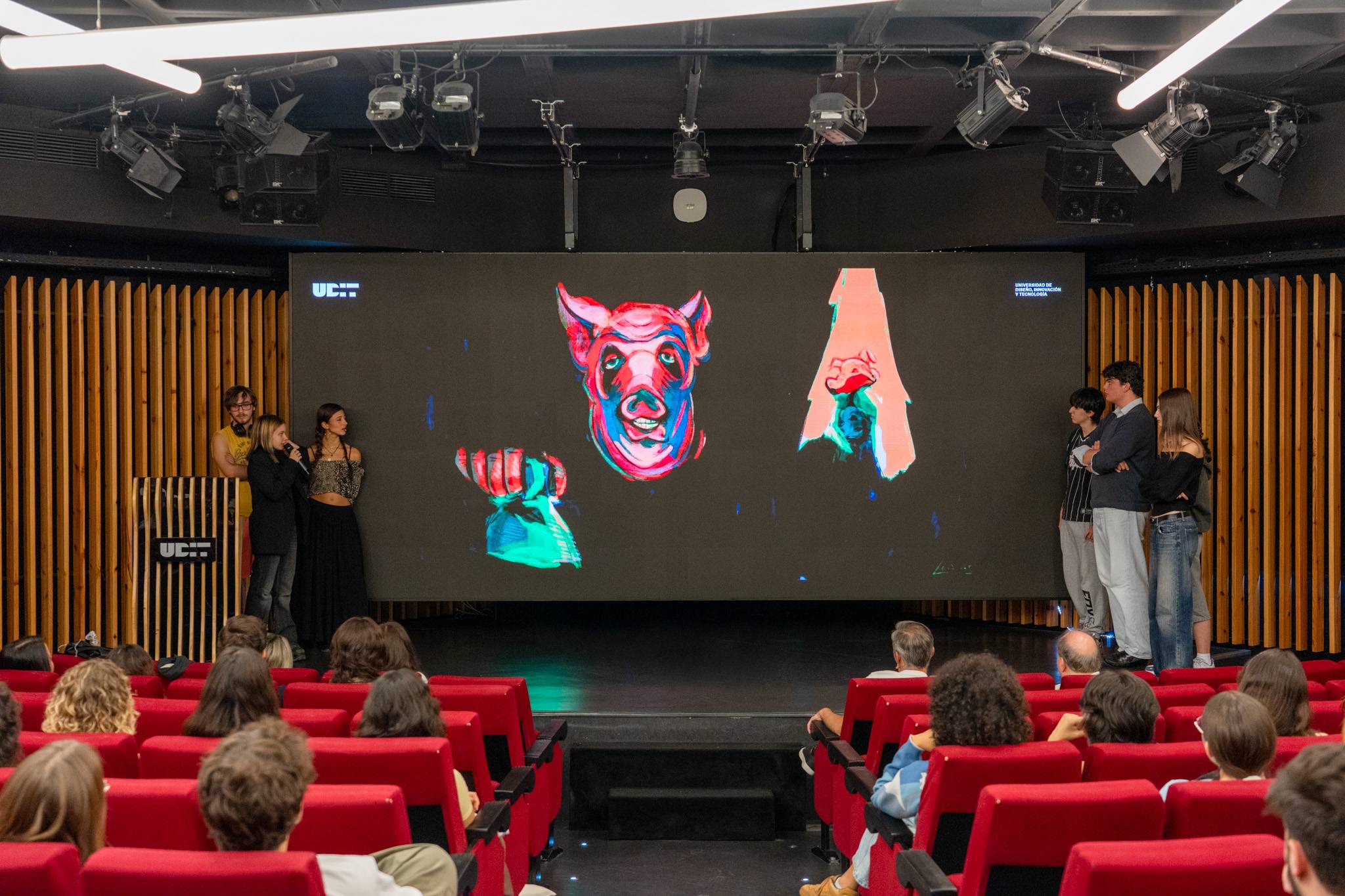 Los estudiantes del Grado en Animación presentan sus proyectos al animador Mario Serrano