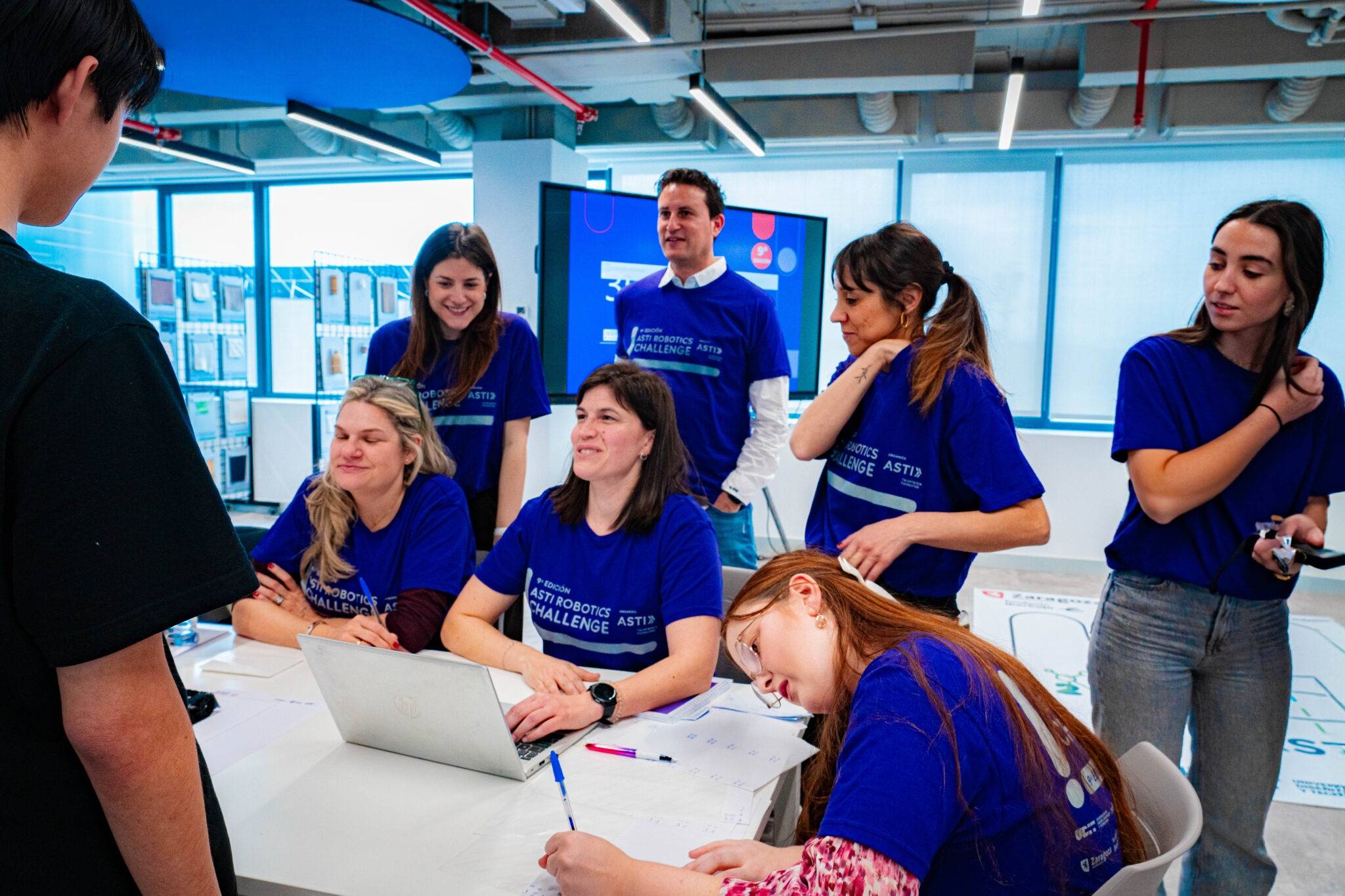 En el campus vivirás experiencias únicas en eventos, concursos y certámenes nacionales que te permitirán entrar en contacto con empresas y profesionales.