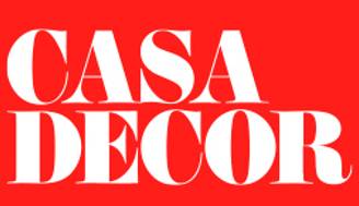 Logotipo de Casa Decor en un fondo rojo.