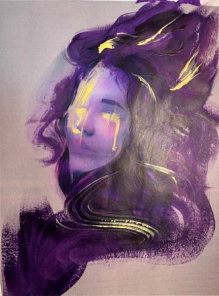 Una pintura abstracta de una figura femenina en tonos púrpuras y dorados.