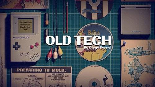 La imagen muestra una colección de tecnología retro, incluyendo una consola portátil de videojuegos y discos de música.