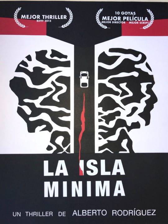 Cartel de la película 'La Isla Mínima', que muestra un diseño estilizado con siluetas y elementos relacionados con el thriller.