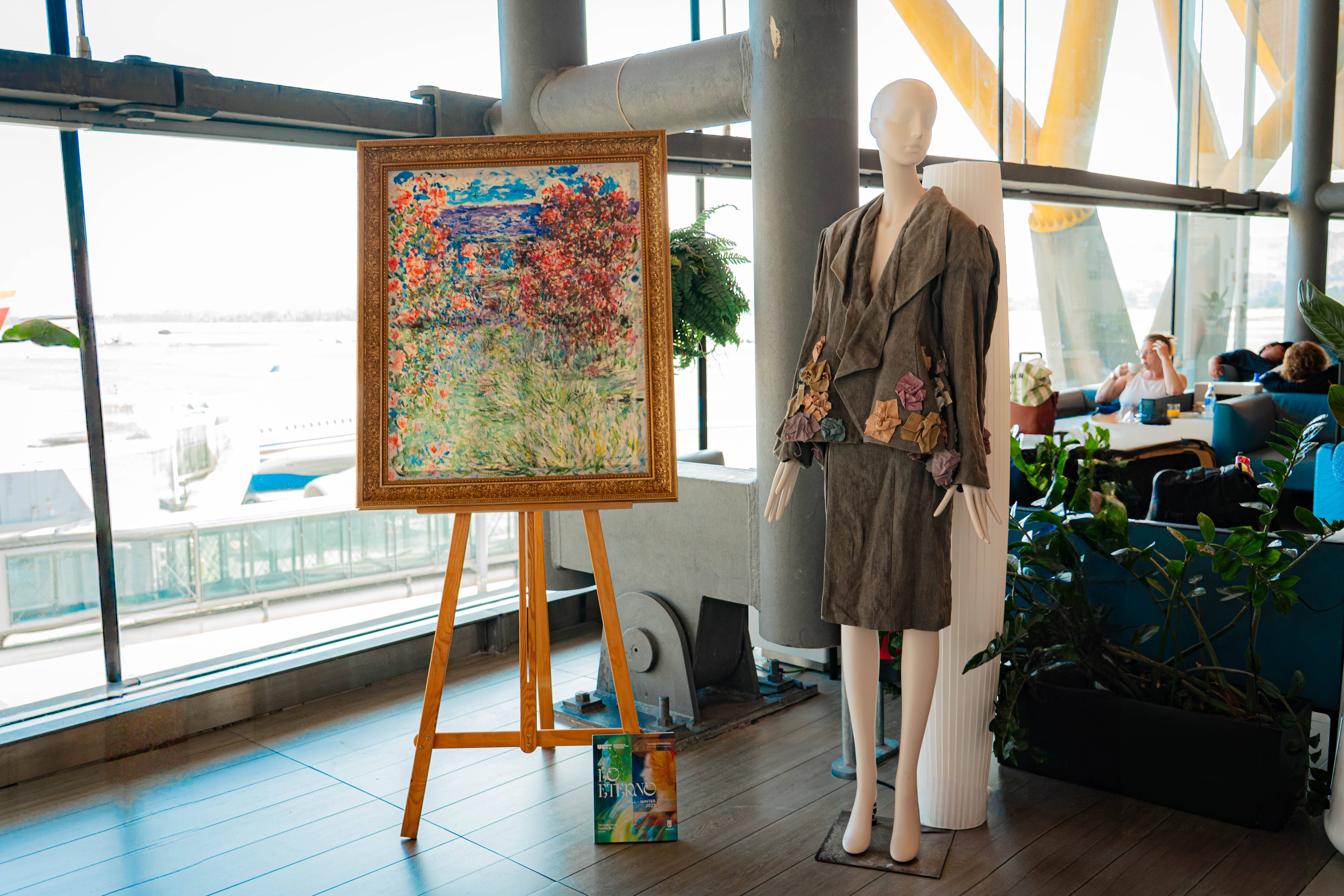 Diseño de los estudiantes del Grado en Diseño de Moda de UDIT en las Salas VIP del Aeropuerto Adolfo Suárez Madrid - Barajas