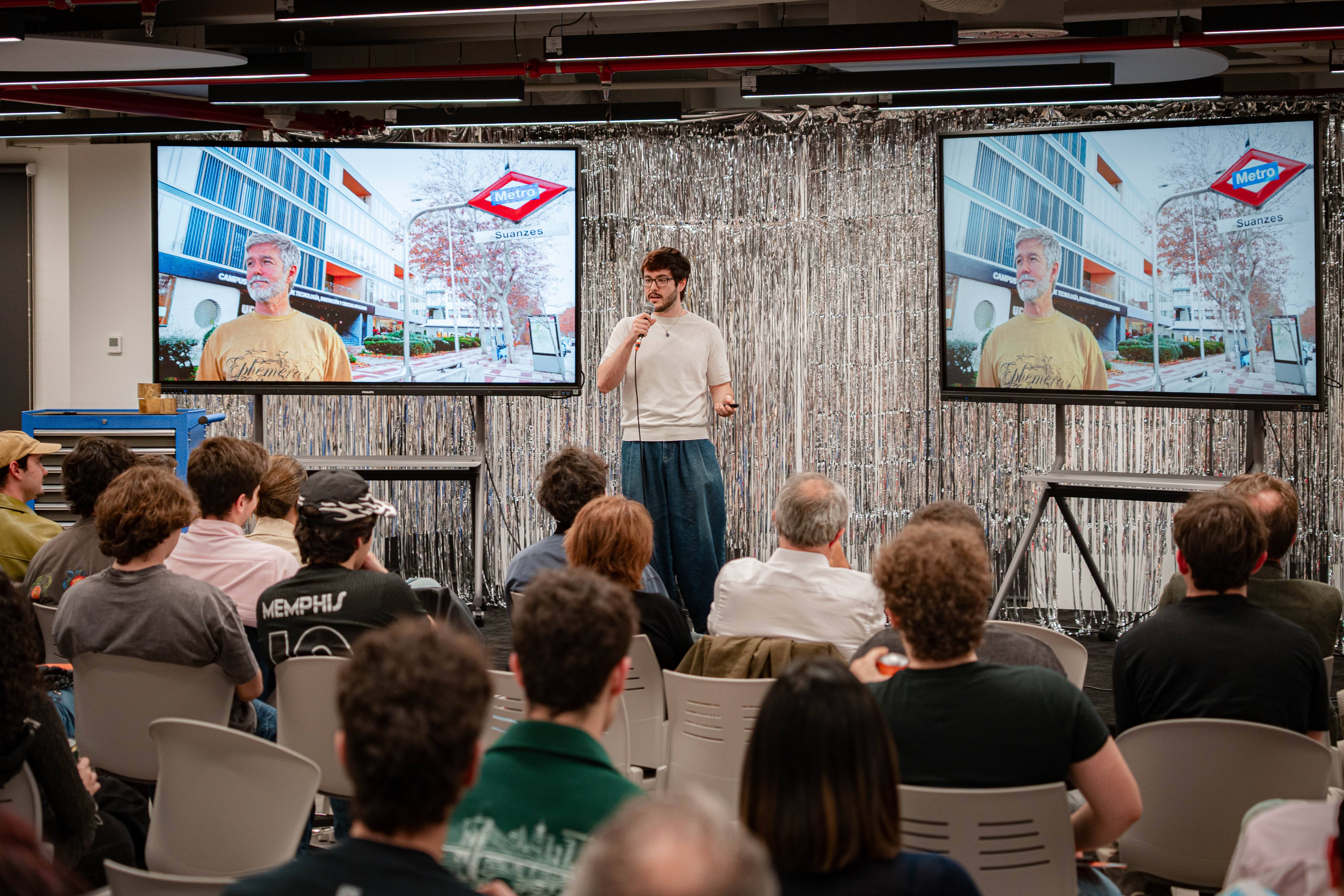 Muestra: los estudiantes de Diseño de Producto de UDIT toman la palabra