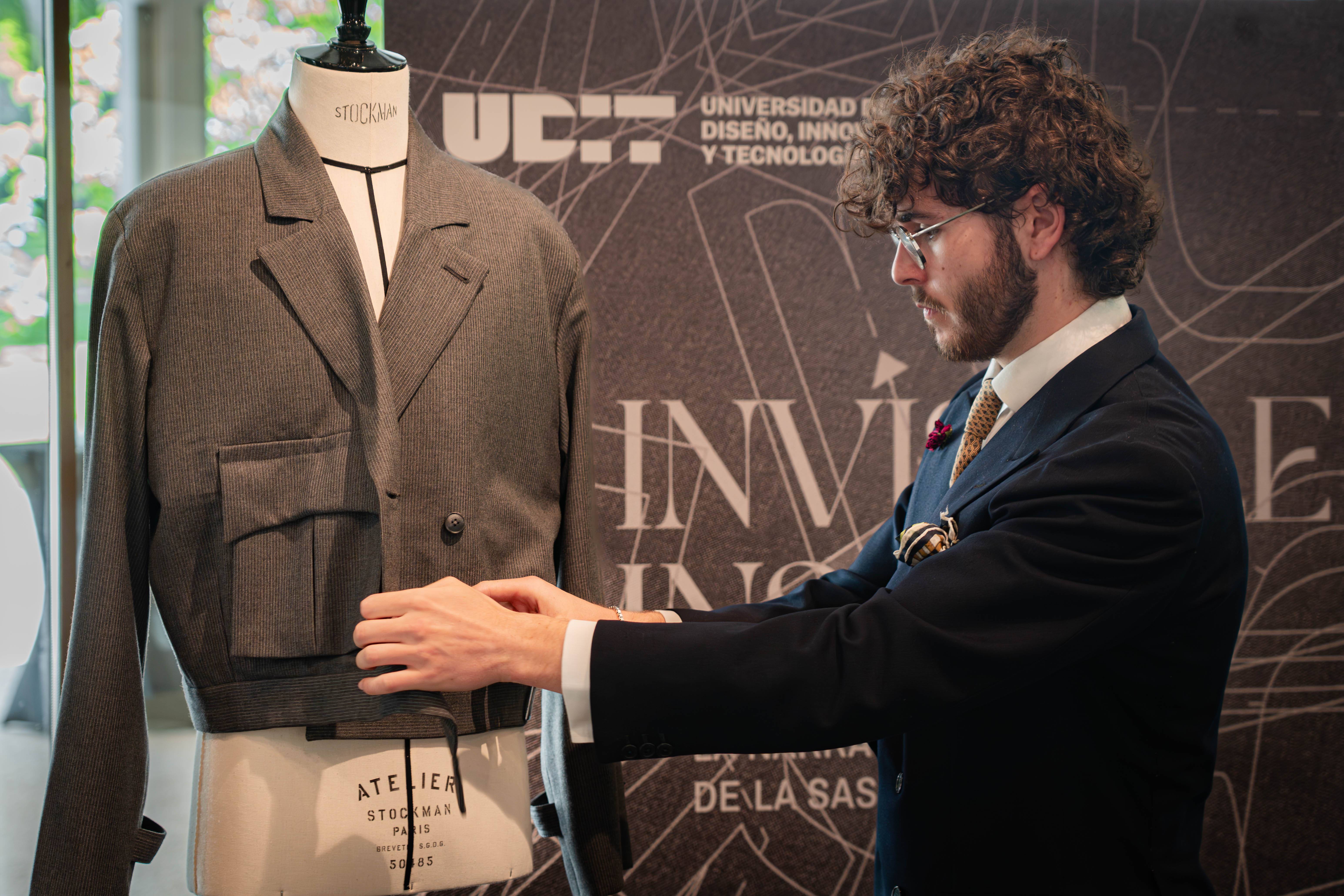 ‘Invisible Inside’, la colección de Hugo Vega, estudiante del Grado en Diseño de Moda, seleccionada para ser expuesta en el Mes del Diseño Emergente del Museo del Traje