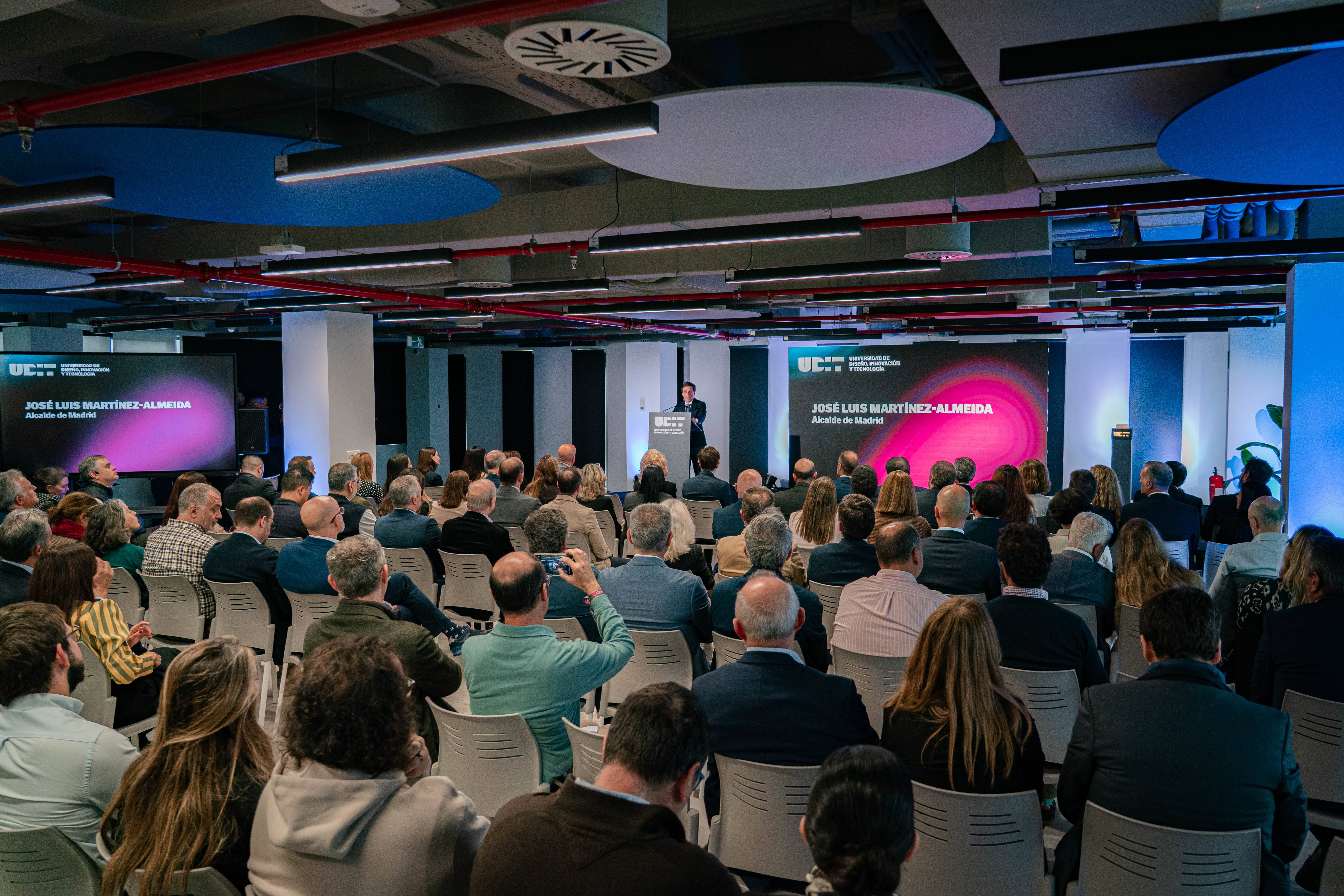 El alcalde de Madrid inaugura el nuevo Campus de Tecnología, Innovación y Ciencias Aplicadas de UDIT