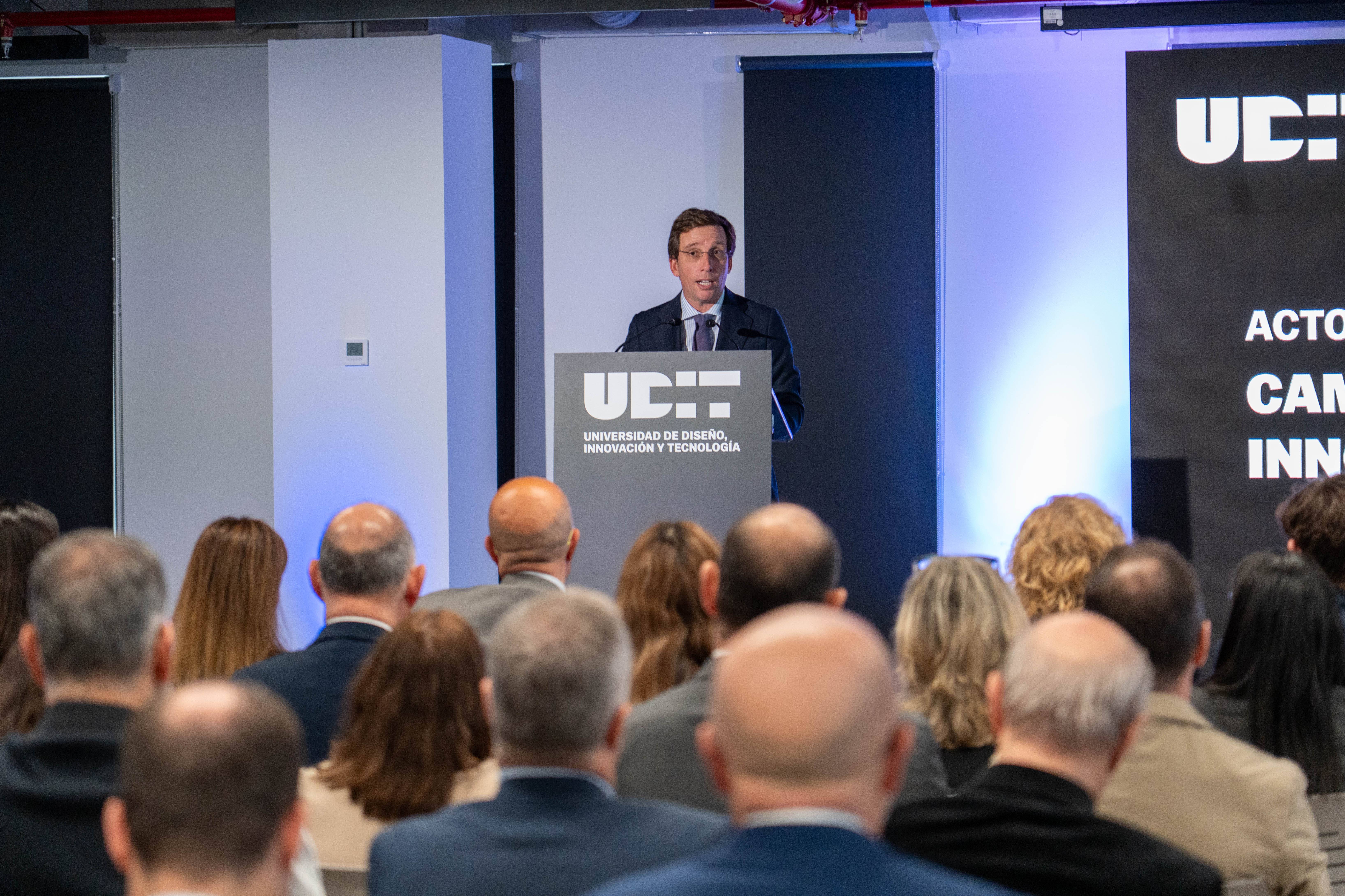 El alcalde de Madrid inaugura el nuevo Campus de Tecnología, Innovación y Ciencias Aplicadas de UDIT