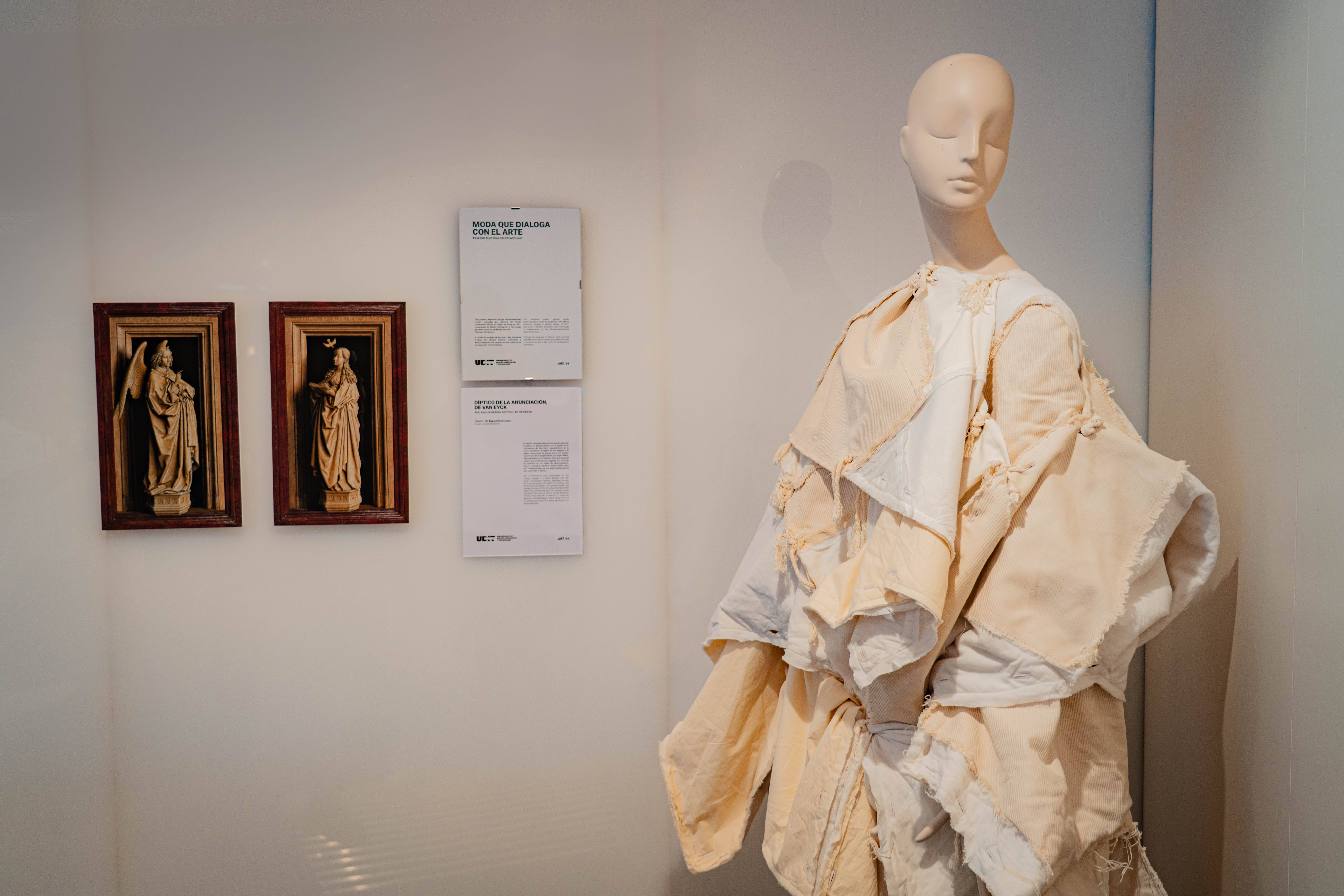 Diseño de los estudiantes del Grado en Diseño de Moda de UDIT en las Salas VIP del Aeropuerto Adolfo Suárez Madrid - Barajas