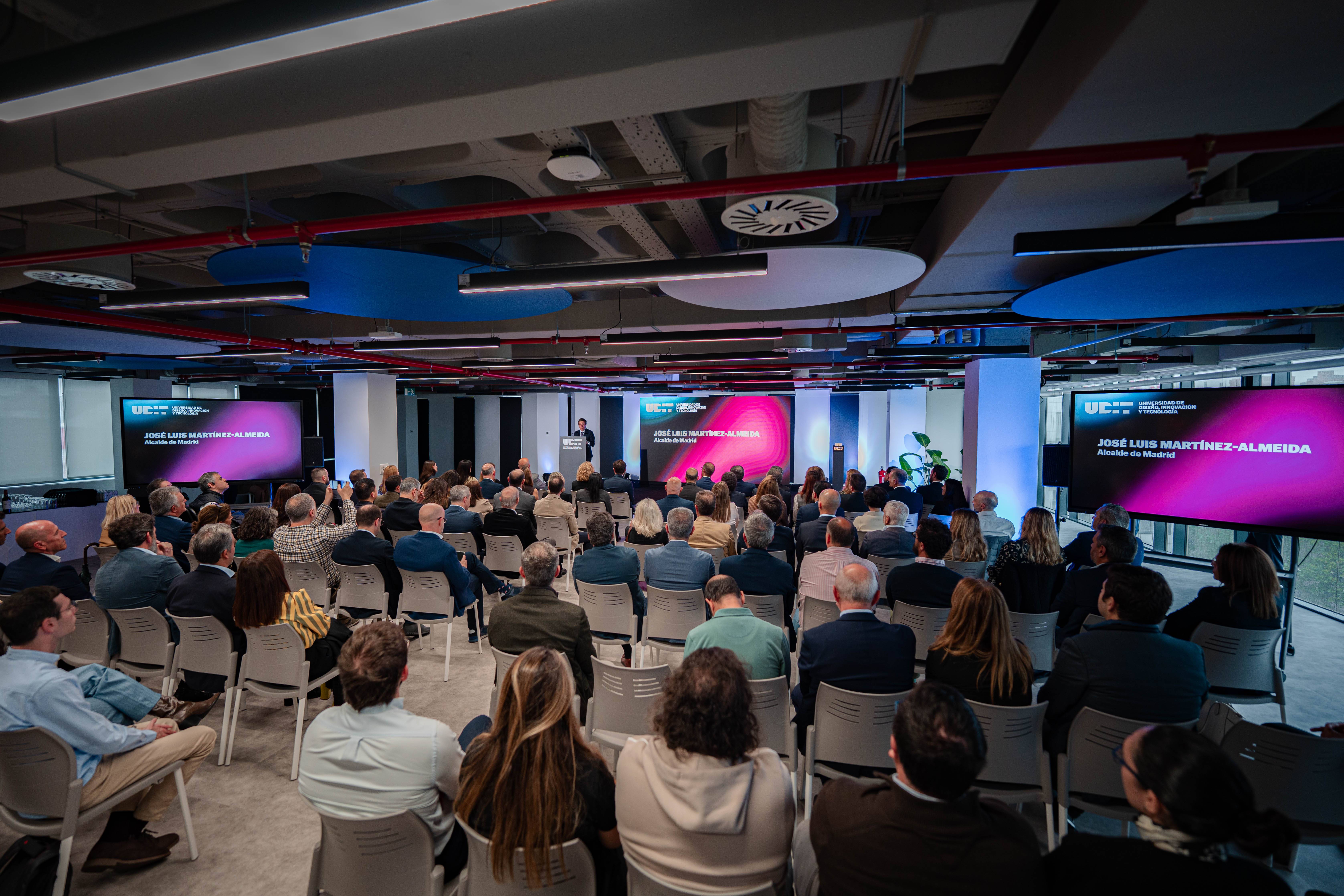 El alcalde de Madrid inaugura el nuevo Campus de Tecnología, Innovación y Ciencias Aplicadas de UDIT