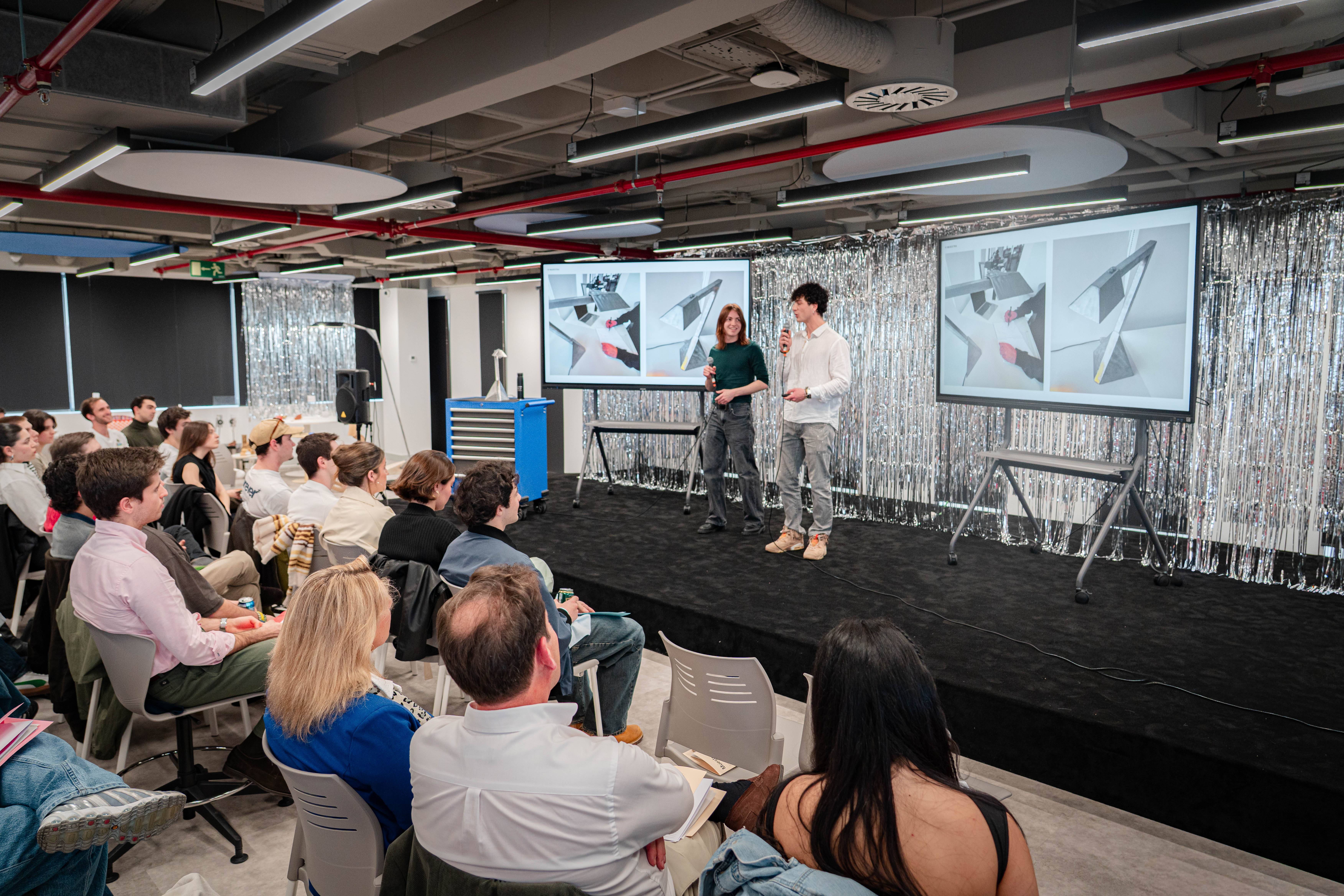 Muestra: los estudiantes de Diseño de Producto de UDIT toman la palabra