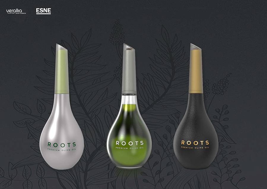 La imagen muestra tres botellas de aceite de oliva con un diseño moderno y elegante.