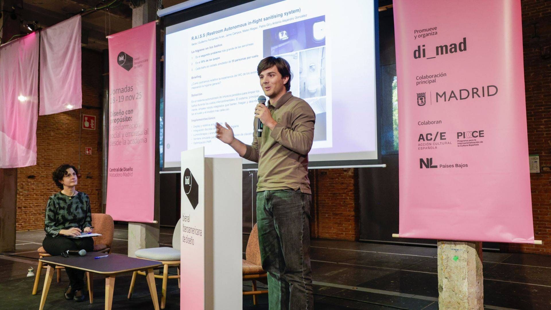 Estudiantes de Diseño de Producto de UDIT presentan su proyecto R.A.I.S.S. en las Jornadas BID25 de Matadero Madrid.