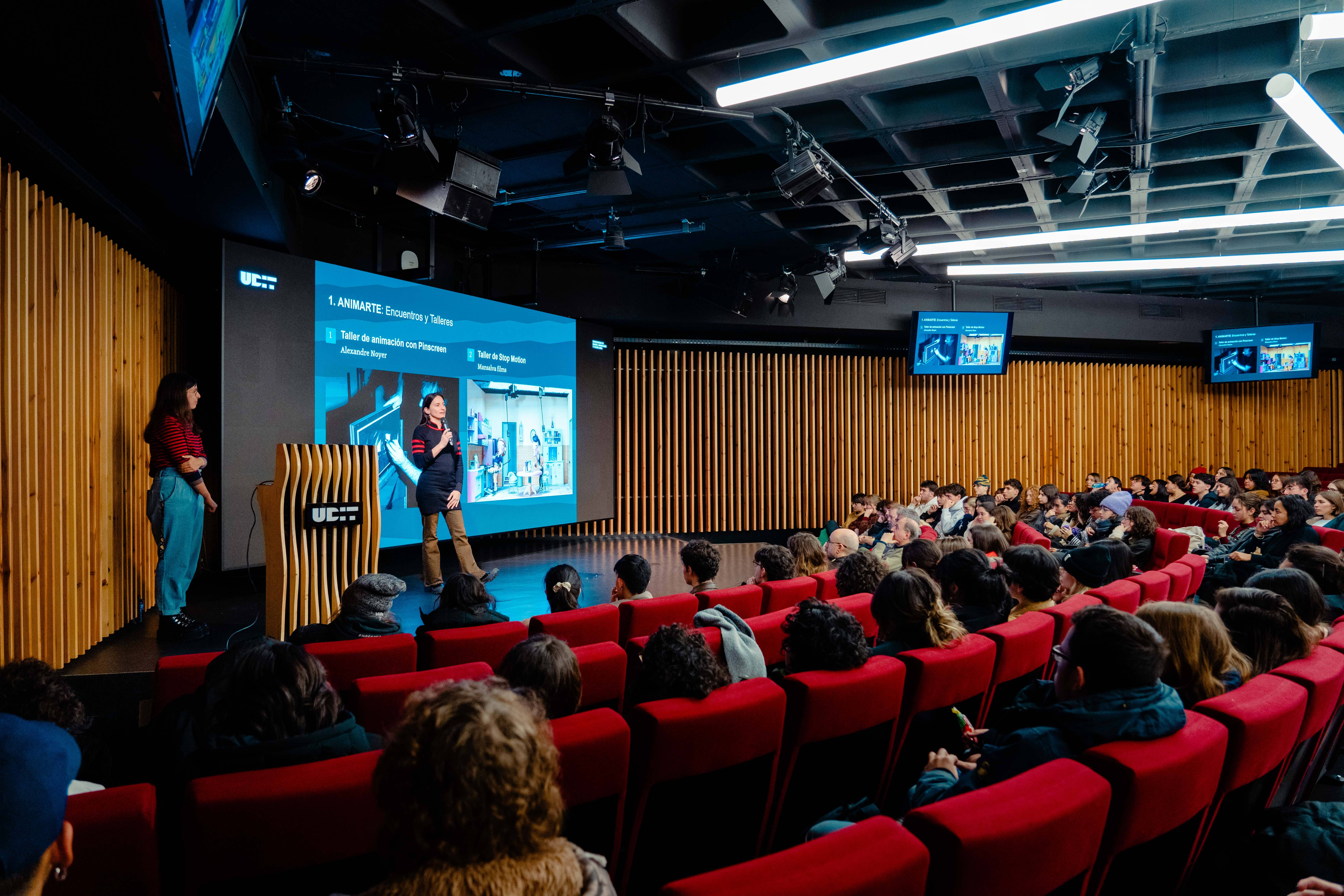 El auditorio UDIT acoge sesiones como Un camino al futuro, donde referentes del sector comparten su visión con los estudiantes de Animación.