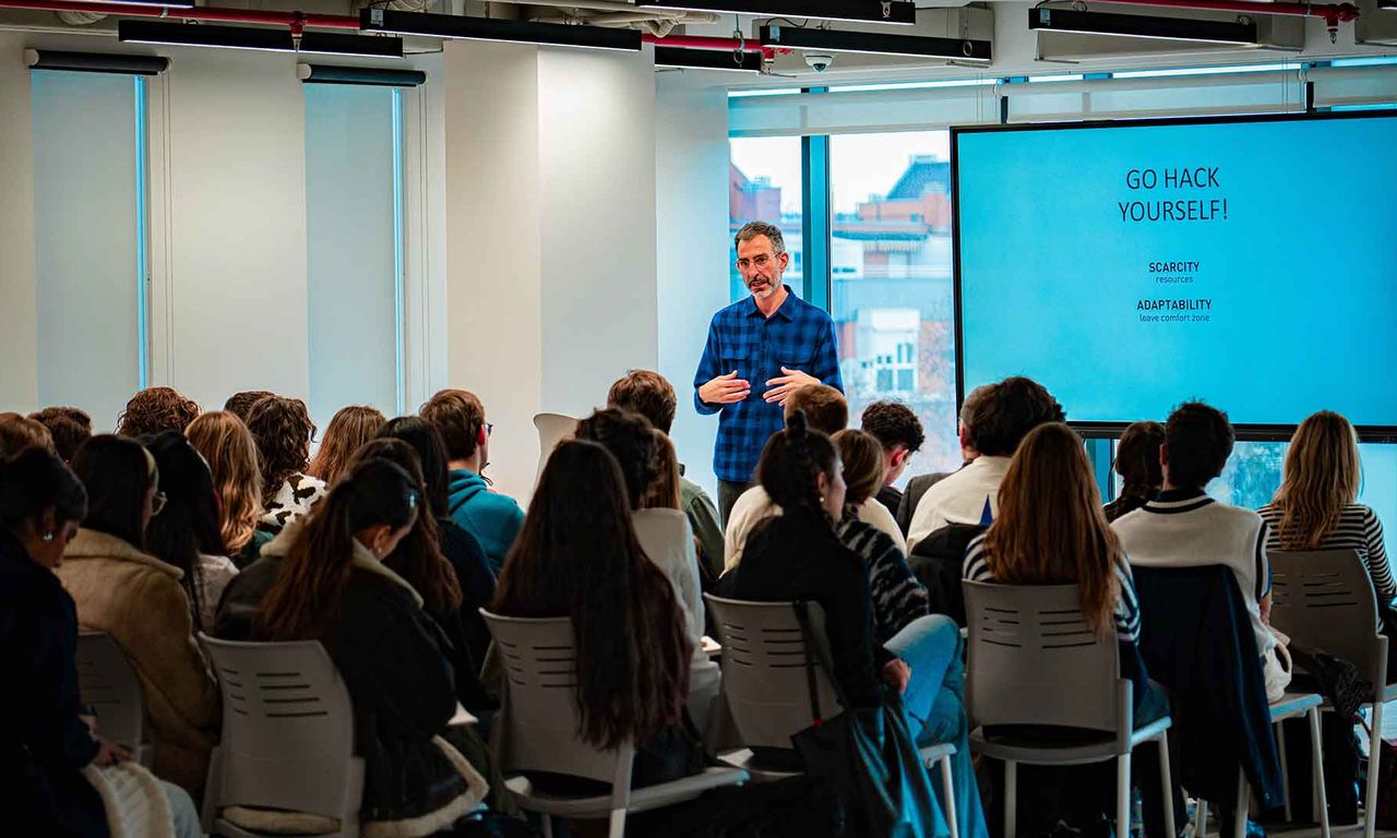 UDIT Talent Talks - Jordi Closa: “Hack, Adapt, Create”