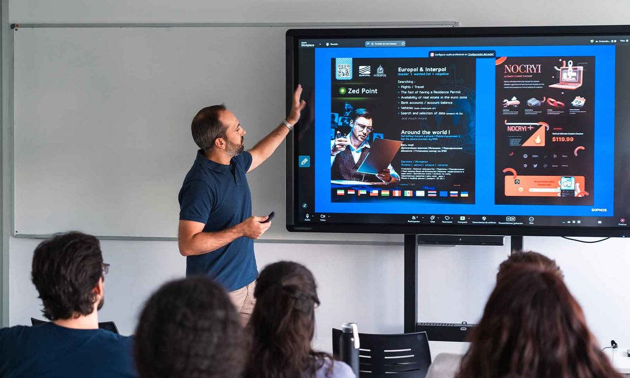Masterclass by Iván Mateos: The Active Adversary and the Dark Side of AI